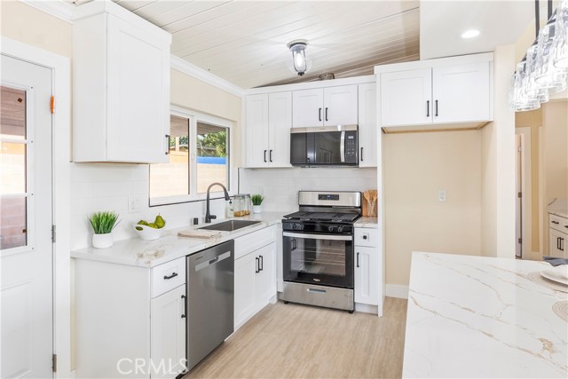 Detail Gallery Image 7 of 22 For 18203 Bellefont Dr, Azusa,  CA 91702 - 3 Beds | 1 Baths