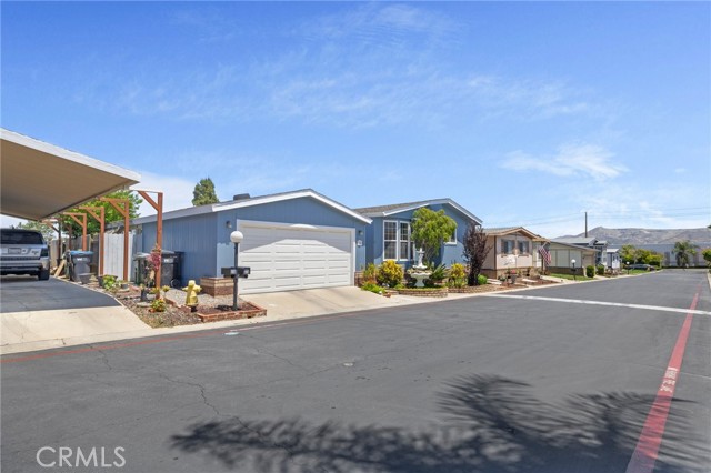 1550 Rimpau Avenue, Corona CA: https://media.crmls.org/medias/d5991fbe-c0c4-4ad3-985c-04fef53536cd.jpg