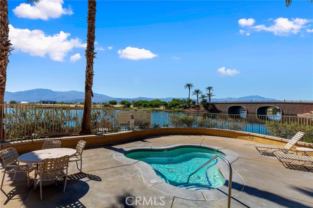 42911 Dell Lago Court, Indio CA: https://media.crmls.org/medias/d5996d04-2ef9-4ac2-af0c-0cc616323061.jpg