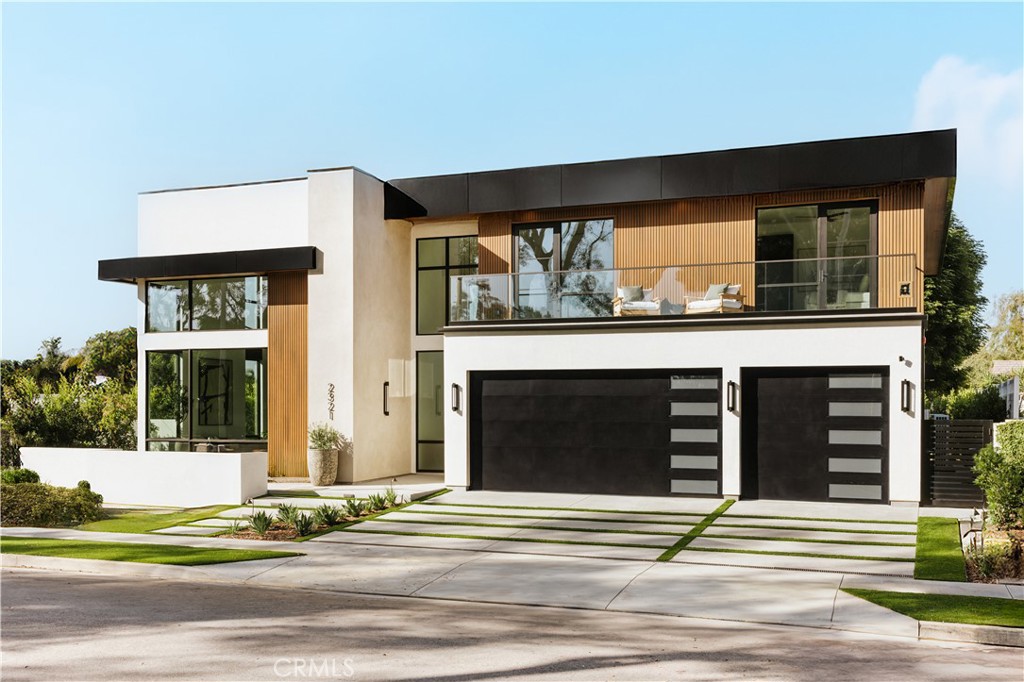 2321 Mesa Drive