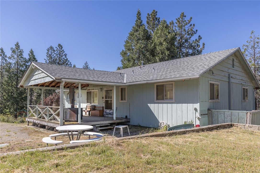Detail Gallery Image 1 of 33 For 2340 Harris Rd, Mariposa,  CA 95338 - 3 Beds | 2 Baths