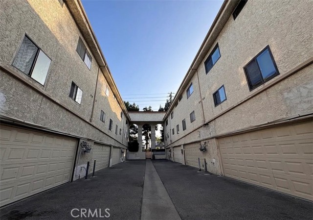 Detail Gallery Image 15 of 16 For 13243 Vanowen #5,  North Hollywood,  CA 91605 - 2 Beds | 3 Baths