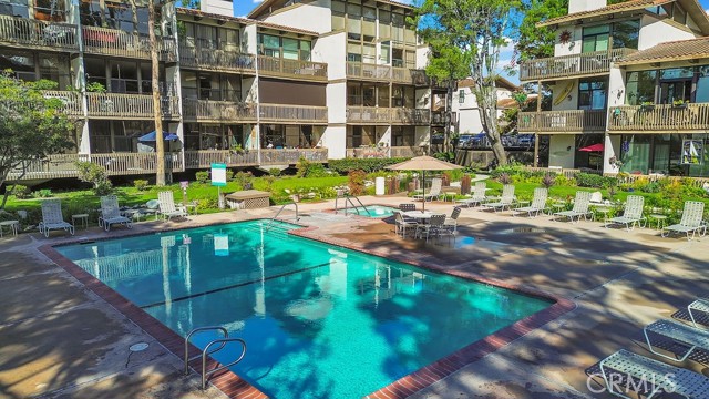 Detail Gallery Image 33 of 40 For 6314 Marina Pacifica, Long Beach,  CA 90803 - 2 Beds | 2 Baths