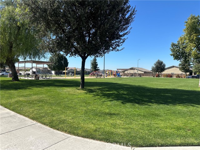 Detail Gallery Image 22 of 23 For 1611 Brea St, Bakersfield,  CA 93307 - 3 Beds | 2 Baths