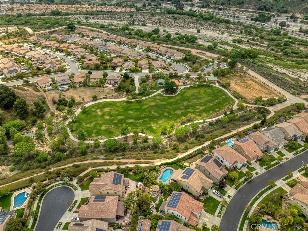 https://media.crmls.org/medias/d59c2ca3-bf63-4455-a939-bae296decd34.jpg?preset=X-Large