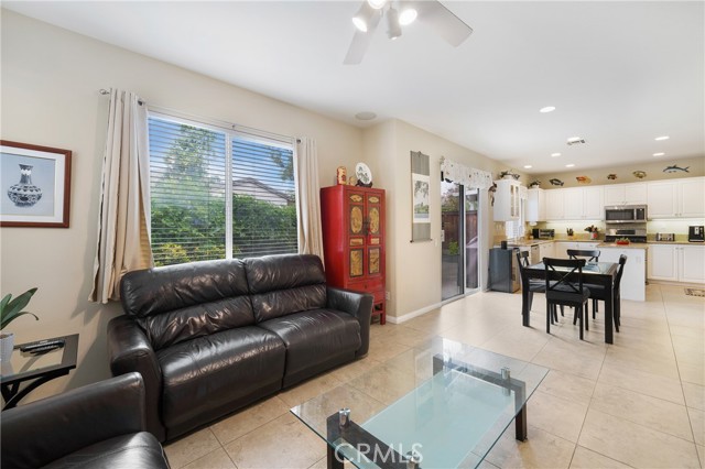 13 Arborside Way, Mission Viejo CA: https://media.crmls.org/medias/d59c5df1-0a67-4ce6-a30e-1b57ee21e15c.jpg