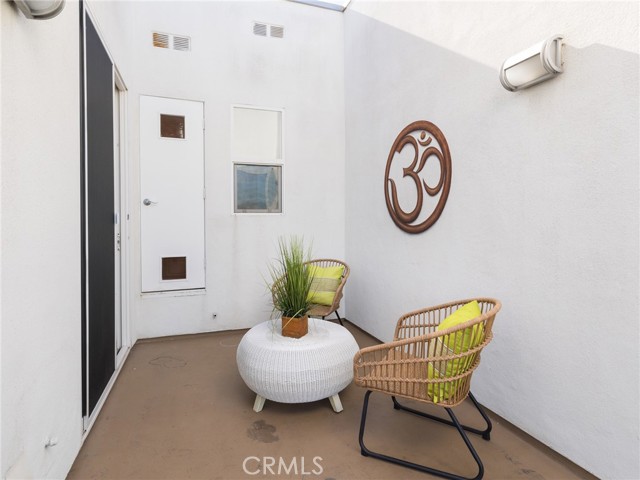 502 Rosecrans Avenue, Manhattan Beach, California 90266, 2 Bedrooms Bedrooms, ,2 BathroomsBathrooms,Residential,Sold,Rosecrans,SB23227735