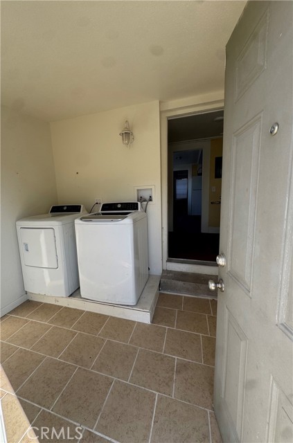 Detail Gallery Image 15 of 28 For 3857 Pine St, Riverside,  CA 92501 - 5 Beds | 4 Baths