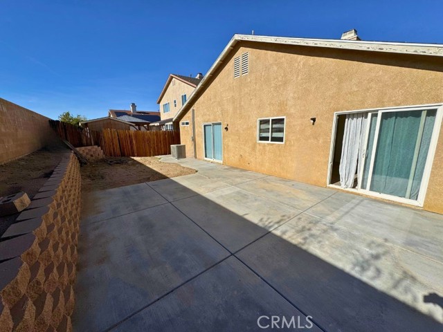 Detail Gallery Image 9 of 10 For 11913 Pepperwood, Victorville,  CA 92392 - 4 Beds | 2 Baths