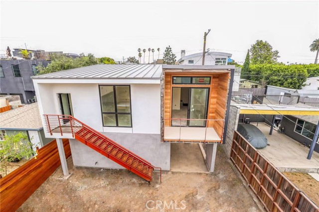 664 Indiana Avenue, Venice CA: https://media.crmls.org/medias/d59d2a02-25e3-4381-874b-feb34361b031.jpg