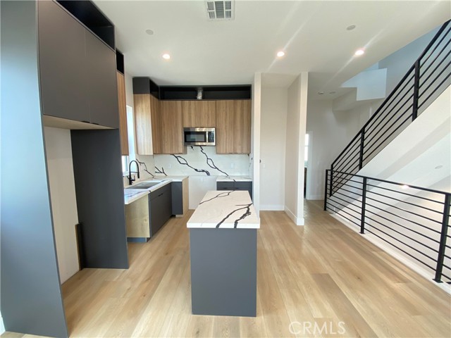 4712 West 17th Street, Los Angeles, CA, 90019 4712 West 17th Street, Los Angeles, CA, 90019