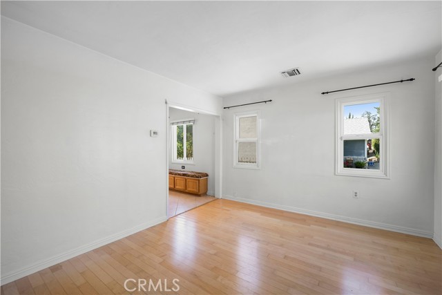 Detail Gallery Image 5 of 30 For 3120 Alabama, La Crescenta,  CA 91214 - 3 Beds | 1/1 Baths