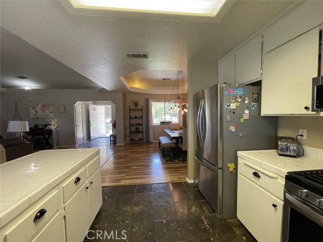 Detail Gallery Image 6 of 27 For 29383 Avenue 22, Madera,  CA 93638 - 3 Beds | 2 Baths