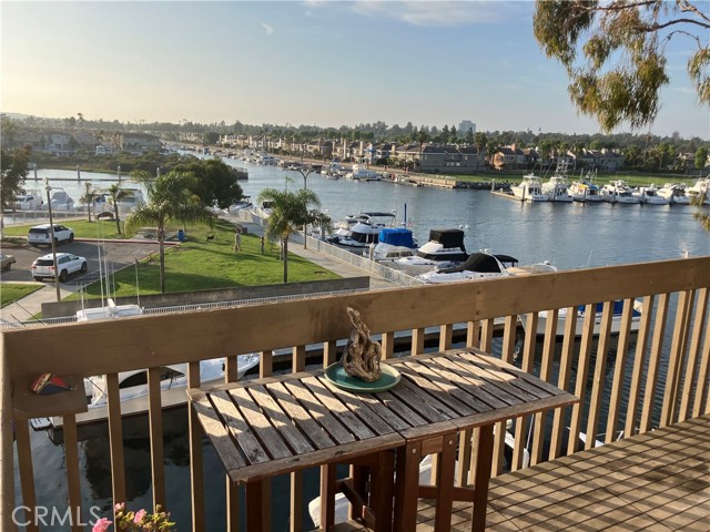 5327 Marina Pacifica N Drive, Long Beach CA: https://media.crmls.org/medias/d59f4a16-081d-4f48-bff1-eaf721fd397a.jpg