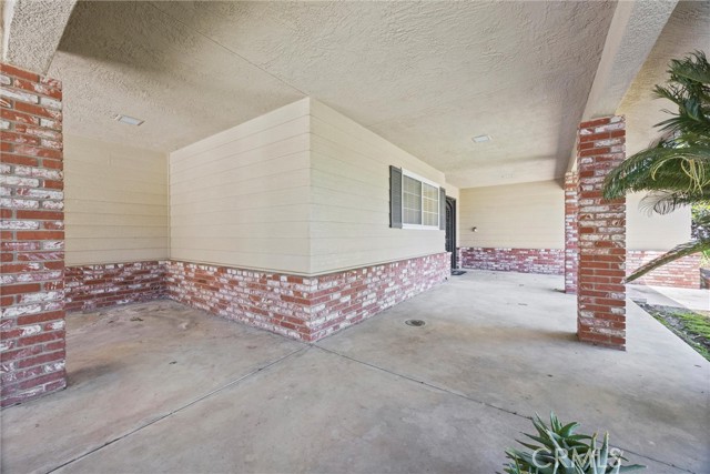 11717 Old Town Road, Bakersfield CA: https://media.crmls.org/medias/d59fe435-c3c5-4634-aecd-eb033a825e9d.jpg