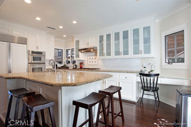 Detail Gallery Image 7 of 25 For 441 Carnation Ave, Corona Del Mar,  CA 92625 - 3 Beds | 2/1 Baths