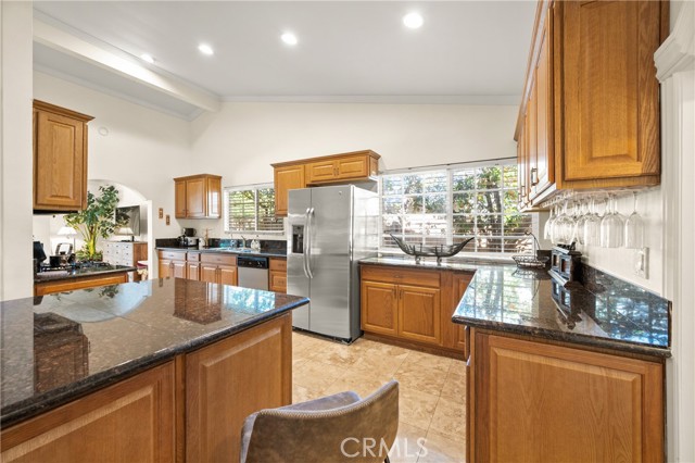6045 Sausalito Avenue, Woodland Hills CA: https://media.crmls.org/medias/d5a03ddf-5a69-4b92-aba7-6454357c88b9.jpg