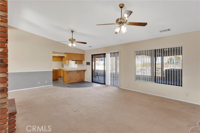 Detail Gallery Image 14 of 66 For 16466 Tude, Apple Valley,  CA 92307 - 4 Beds | 3 Baths