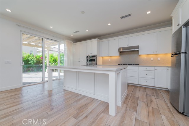 Detail Gallery Image 5 of 33 For 111 Omar, Irvine,  CA 92620 - 4 Beds | 3 Baths