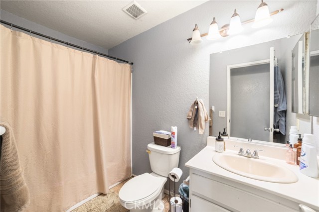 Detail Gallery Image 14 of 26 For 4040 Sierra Ave, Norco,  CA 92860 - 3 Beds | 2 Baths