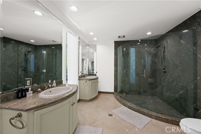 Detail Gallery Image 43 of 64 For 16221 Elisa Pl, Encino,  CA 91436 - 5 Beds | 5/1 Baths