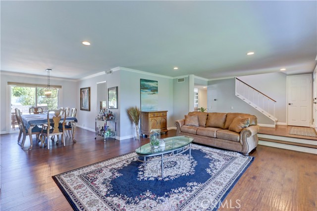 25701 Minoa Drive, Mission Viejo CA: https://media.crmls.org/medias/d5a326e4-d318-413e-94e6-eb882dcadf50.jpg