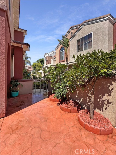 76 Anacapa Court, Lake Forest CA: https://media.crmls.org/medias/d5a333de-947e-4cd1-aa65-79eb5da38a02.jpg