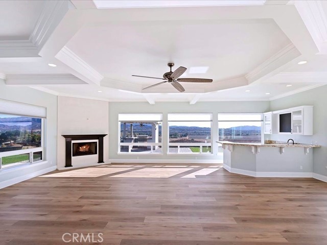 https://media.crmls.org/medias/d5a37f98-c2f1-42d6-ae51-3b907f46d27b.jpg?preset=X-Large