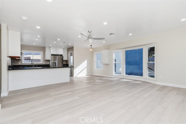 Detail Gallery Image 4 of 38 For 4769 E Malta, Long Beach,  CA 90815 - 3 Beds | 3 Baths