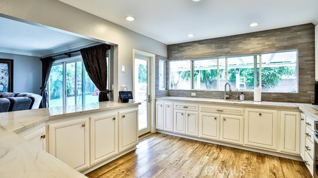 22941 Belquest Drive, Lake Forest CA: https://media.crmls.org/medias/d5a3e0d8-39da-45b2-ad7f-815b2fc2fb18.jpg