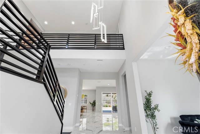 Detail Gallery Image 4 of 75 For 17721 Ridgeline Ct, Saugus,  CA 91350 - 4 Beds | 4 Baths