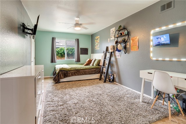 1305 Harvest Circle, Corona CA: https://media.crmls.org/medias/d5a4fcda-7362-4d1f-b7c5-79c5bafc9cdc.jpg