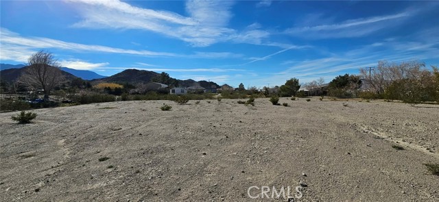 Detail Gallery Image 4 of 18 For 9268 Mesa Rd, Lucerne Valley,  CA 92356 - – Beds | – Baths