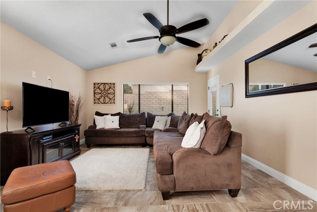 Detail Gallery Image 14 of 36 For 17960 Sage Hen Rd, Victorville,  CA 92395 - 3 Beds | 2 Baths