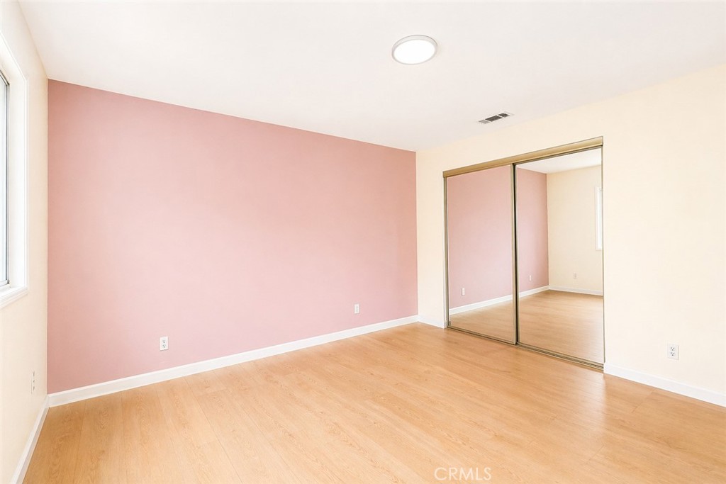 https://media.crmls.org/medias/d5a79ae8-cedd-4e21-9ebf-aba0043ce5e9.jpg?preset=X-Large