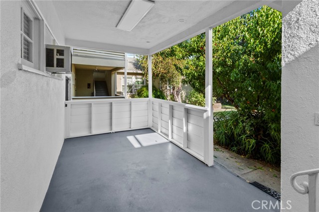 12753 Oxnard St, North Hollywood CA: https://media.crmls.org/medias/d5a8f1c3-1896-456b-b88d-b0aa8f0c81ea.jpg
