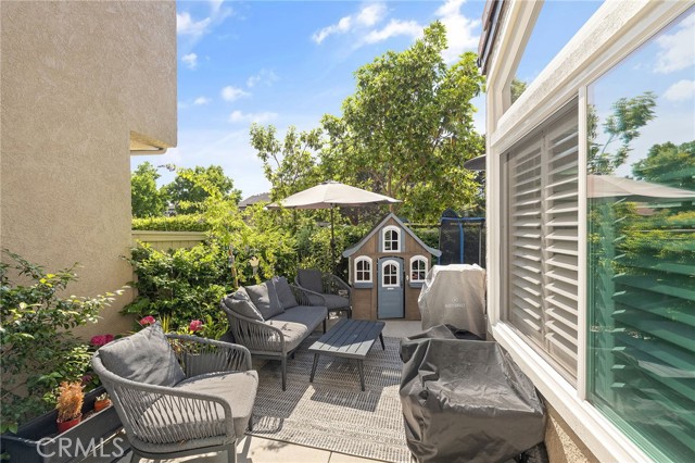 164 Stanford Court, Irvine CA: https://media.crmls.org/medias/d5a9a354-7c21-496a-a469-9026085958c9.jpg