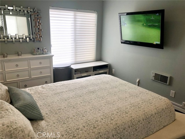 555 Esplanade, Redondo Beach CA: https://media.crmls.org/medias/d5a9d19b-ba04-4b82-89a3-dd021a326285.jpg