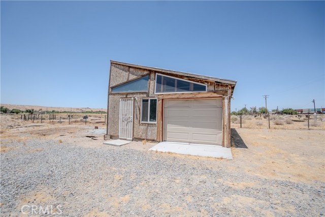 22731 Bryman Road, Oro Grande CA: https://media.crmls.org/medias/d5aa5165-1104-4293-8e3f-e0680a592336.jpg