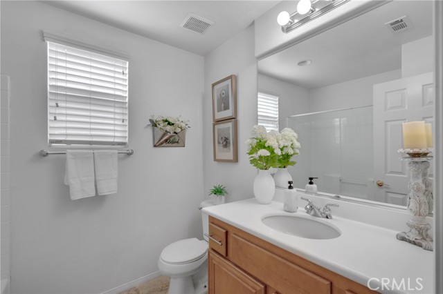 33736 Emerald Creek Court, Temecula CA: https://media.crmls.org/medias/d5aa51bb-d8b4-47fa-9ca2-7ff8a1df5629.jpg