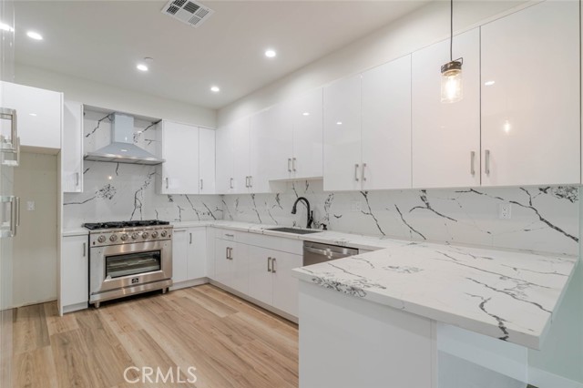 7416 Valaho Lane, Tujunga CA: https://media.crmls.org/medias/d5aa6a9d-8d0a-4cbe-88f6-216fb7c82a3a.jpg