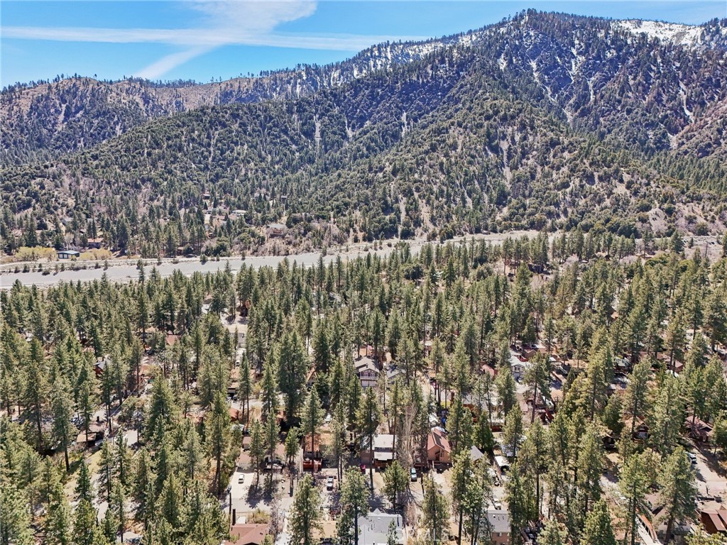 https://media.crmls.org/medias/d5aac23e-d6f9-4236-a9a2-a17a2639656c.jpg?preset=X-Large