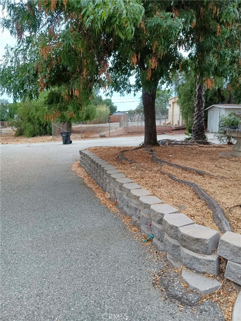 https://media.crmls.org/medias/d5aad61a-9364-42fa-a894-f3cd16fdcb04.jpg?preset=X-Large