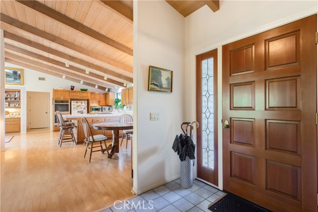 711 Tumble Creek Lane, Fallbrook CA: https://media.crmls.org/medias/d5abb80b-2d92-4c7a-96df-b96ac429f3d1.jpg