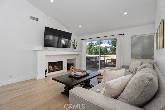 25 Niguel Pointe, Laguna Niguel CA: https://media.crmls.org/medias/d5abfd55-d1b8-48f7-a6c6-5ab7fb75545e.jpg