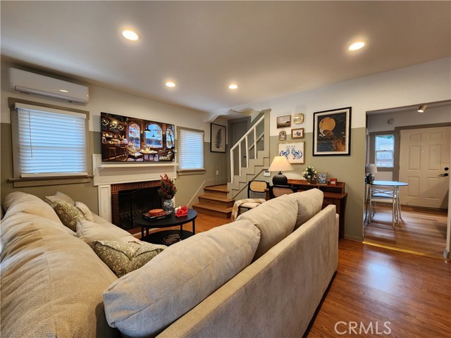 265 N Mar Vista Avenue, Pasadena CA: https://media.crmls.org/medias/d5ac190f-2c7d-429c-aa42-21b72fb10e99.jpg