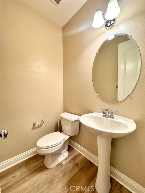 Detail Gallery Image 12 of 36 For 13945 Barnett Ln, Corona,  CA 92880 - 5 Beds | 3/1 Baths