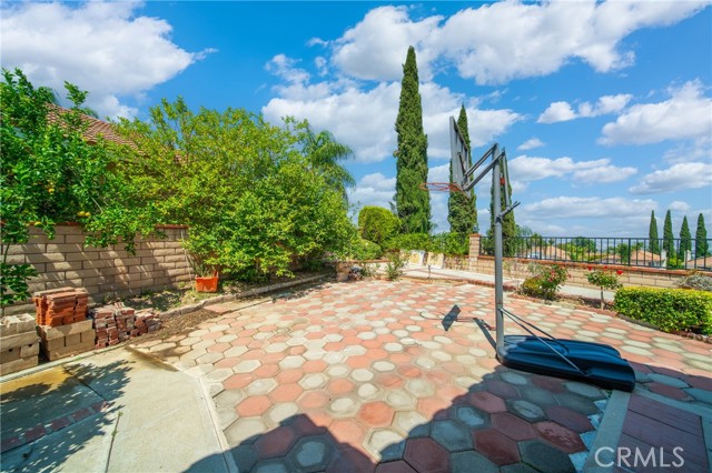 13555 Via San Remo, Chino Hills CA: https://media.crmls.org/medias/d5acbc79-68b9-47fc-a79a-812a9b3c9259.jpg