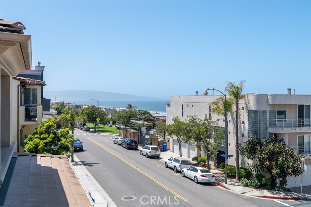 2804 Highland Avenue, Manhattan Beach, California 90266, 4 Bedrooms Bedrooms, ,3 BathroomsBathrooms,Residential,Sold,Highland,SB22116768