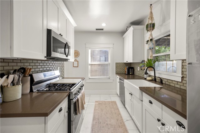 Detail Gallery Image 12 of 42 For 236 W 1st St, San Dimas,  CA 91773 - 3 Beds | 2 Baths